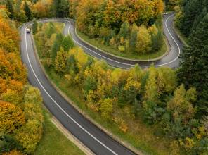 <p><strong>Tytuł projektu:</strong> Łączymy pogranicze Karpat Wschodnich / Sp&aacute;jame pohraničie V&yacute;chodn&yacute;ch Karp&aacute;t<br />
<strong>Numer projektu:</strong> PLSK.02.01-IP.01-0021/23<br />
<strong>Program: </strong>Interreg Polska-Słowacja 2021-2027<br />
<strong>Priorytet:</strong> Lepiej połączone Pogranicze<br />
<strong>Działanie: </strong>Rozw&oacute;j i udoskonalanie zr&oacute;wnoważonej, odpornej na zmiany klimatu, inteligentnej i intermodalnej mobilności na poziomie krajowym, regionalnym i lokalnym, w tym poprawa dostępu do TEN-T oraz mobilności transgranicznej<br />
<strong>Beneficjent: </strong>Wojew&oacute;dztwo Podkarpackie<br />
<strong>Partner wiodący: </strong><a href="http://www.sucpsk.sk">Spr&aacute;va a &uacute;držba ciest Pre&scaron;ovsk&eacute;ho samospr&aacute;vneho kraja</a><br />
<strong>Wydatki og&oacute;łem:</strong> 4 982 466,77 EUR<br />
<strong>Dofinansowanie UE: </strong>3 948 156,37 EUR<br />
<strong>Data rozpoczęcia: </strong>2024-04-01<br />
<strong>Data zakończenia:</strong> 2026-03-31</p>
