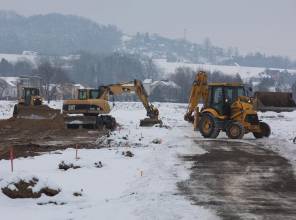 Zdjęcie przedstawia prace budowlane przy realizacji inwestycji