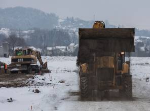 Zdjęcie przedstawia prace budowlane przy realizacji inwestycji