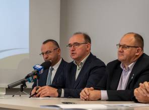 Podpisanie umowy na drogę do terminala kolejowego T1 w Żurawicy