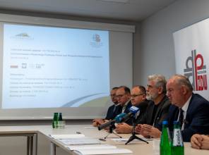 Podpisanie umowy na drogę do terminala kolejowego T1 w Żurawicy